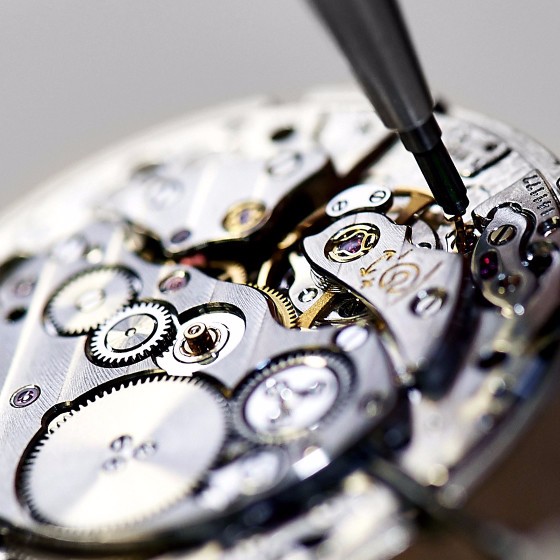 昆仑手表专业打磨修复与镜面翻新服务