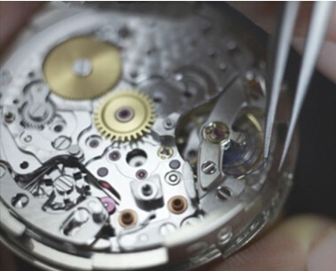 雅典手表表镜起雾专业诊断与维修解决方案