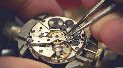 NOMOS腕表专业保养指南：延长精密时计寿命的关键步骤